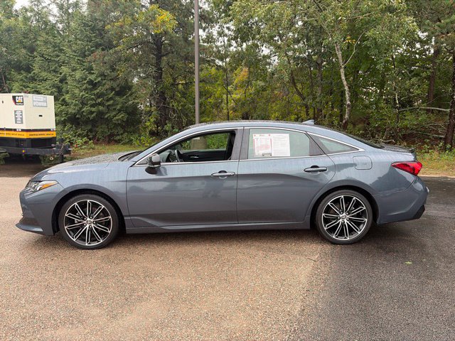 Used 2020 Toyota Avalon XSE w/ Carpet Mat Package FWD image 3