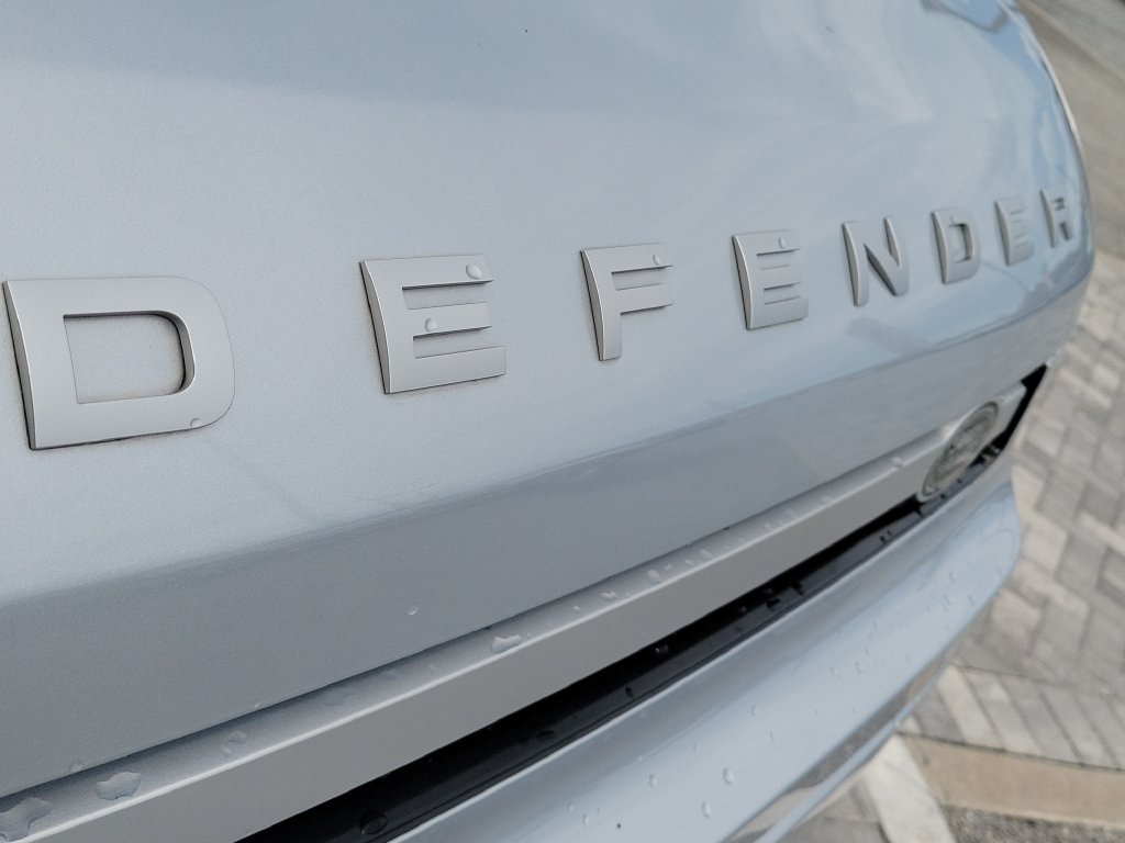 Certified 2024 Land Rover Defender 110 S AWD/4WD image 9