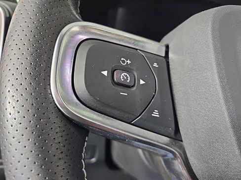 Used 2021 Volvo XC40 P8 Recharge w/ Advanced Package image 25