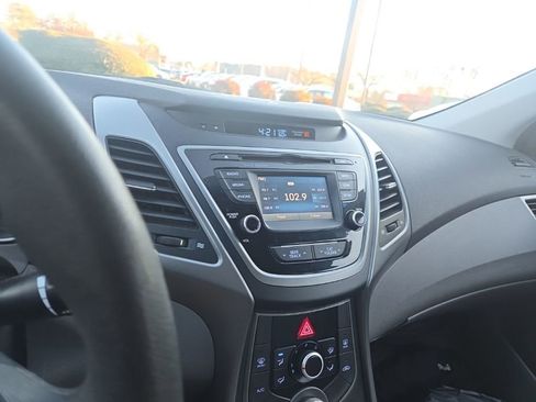 Used 2015 Hyundai Elantra SE w/ Option Group 02 image 14