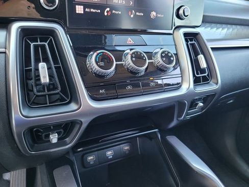 Certified 2023 Kia Sorento LX AWD/4WD image 22
