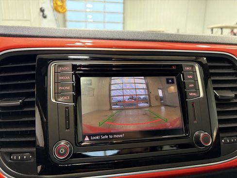 Used 2019 Volkswagen Beetle 2.0T SE w/ SE Premium Package image 22