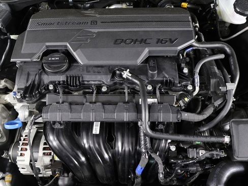 Used 2025 Hyundai Elantra Limited FWD image 20