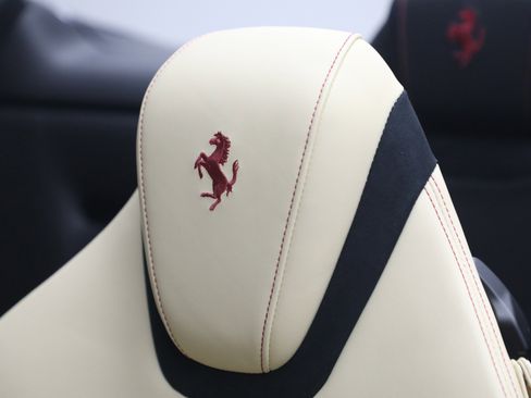Certified 2025 Ferrari Roma Spider RWD image 22