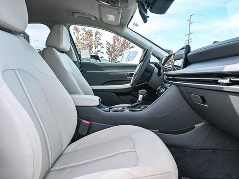Certified 2025 Hyundai Sonata SE image 21