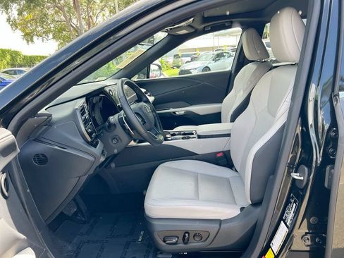 Certified 2025 Lexus RX 350 Premium Plus w/ Accessory Package (Z1) FWD image 12