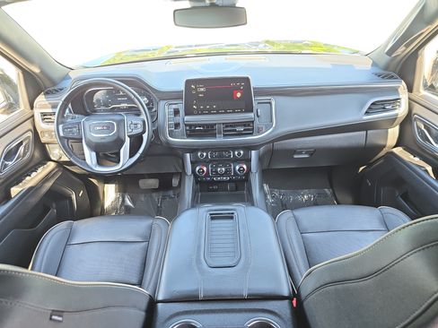 Used 2024 GMC Yukon SLT RWD image 9