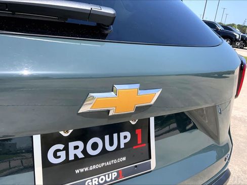 Used 2025 Chevrolet Trax LT FWD image 30