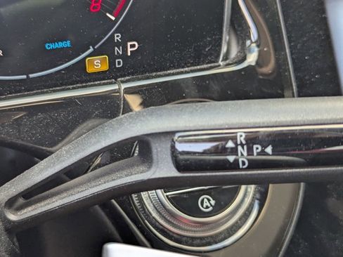 Used 2024 Mercedes-Benz E 350 4MATIC Sedan image 5