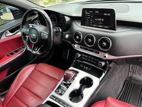 Used 2021 Kia Stinger GT2 RWD image 23