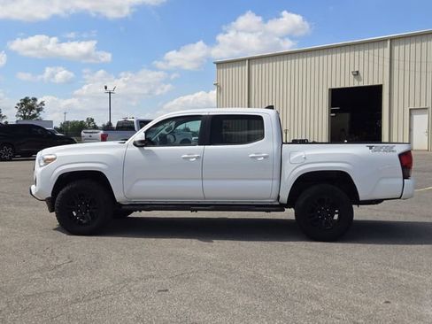 Used 2022 Toyota Tacoma SR w/ SR Convenience Package image 4