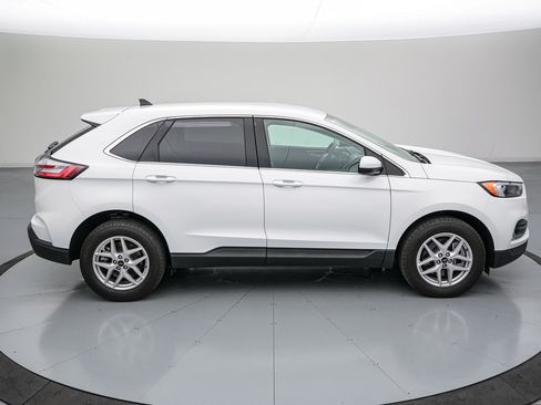 Certified 2024 Ford Edge SEL w/ Convenience Package AWD/4WD image 4