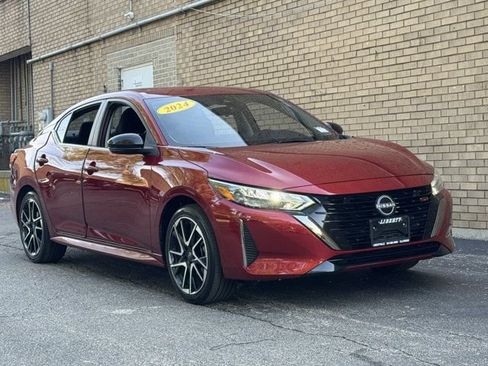 Used 2024 Nissan Sentra SR FWD image 2