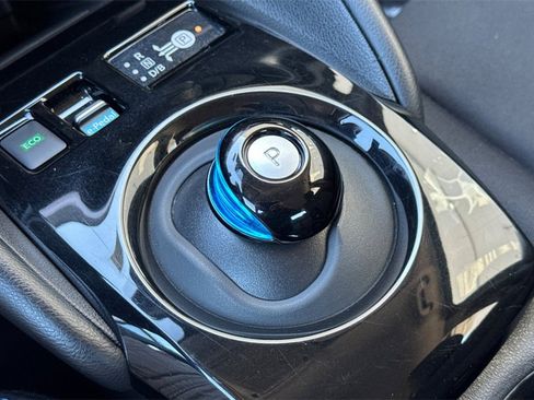 Used 2020 Nissan Leaf SV w/ SV Technology Package image 25