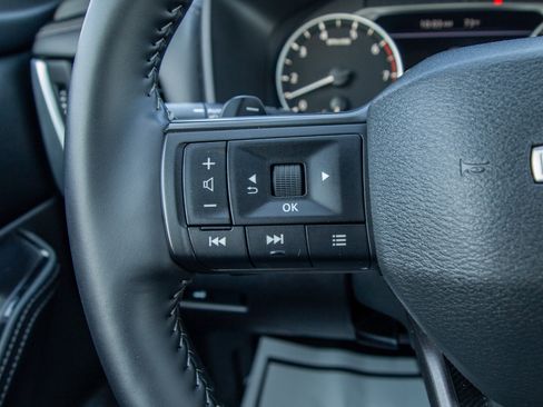 Used 2025 Nissan Rogue SV FWD image 22