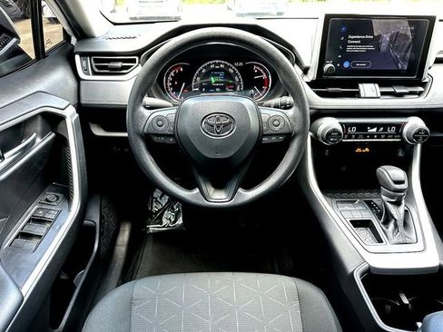 Used 2024 Toyota RAV4 XLE FWD image 20