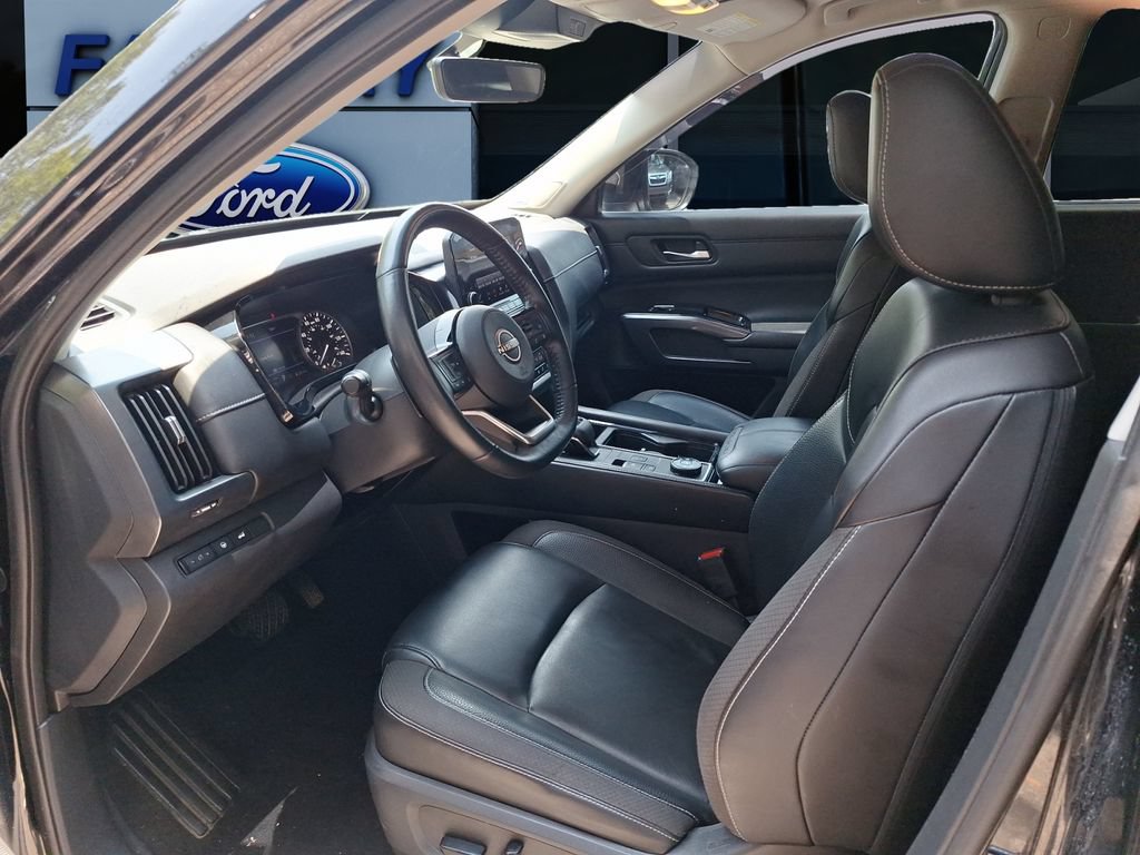 Used 2023 Nissan Pathfinder SL w/ SL Premium Package AWD/4WD image 11