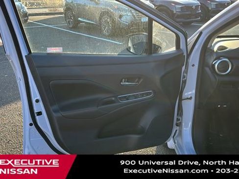 New 2025 Nissan Versa SR w/ Trunk Package image 8