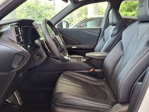 Used 2024 Lexus TX 500h AWD w/ Technology Package image 4