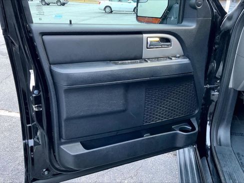Used 2017 Ford Expedition Limited image 20