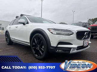 Used 2020 Volvo V90 T6 Cross Country image 1