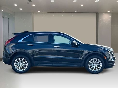 Used 2022 Cadillac XT4 Luxury w/ Trailering Package AWD/4WD image 5