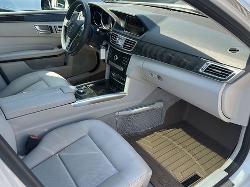 Used 2016 Mercedes-Benz E 350 4MATIC Sedan image 9