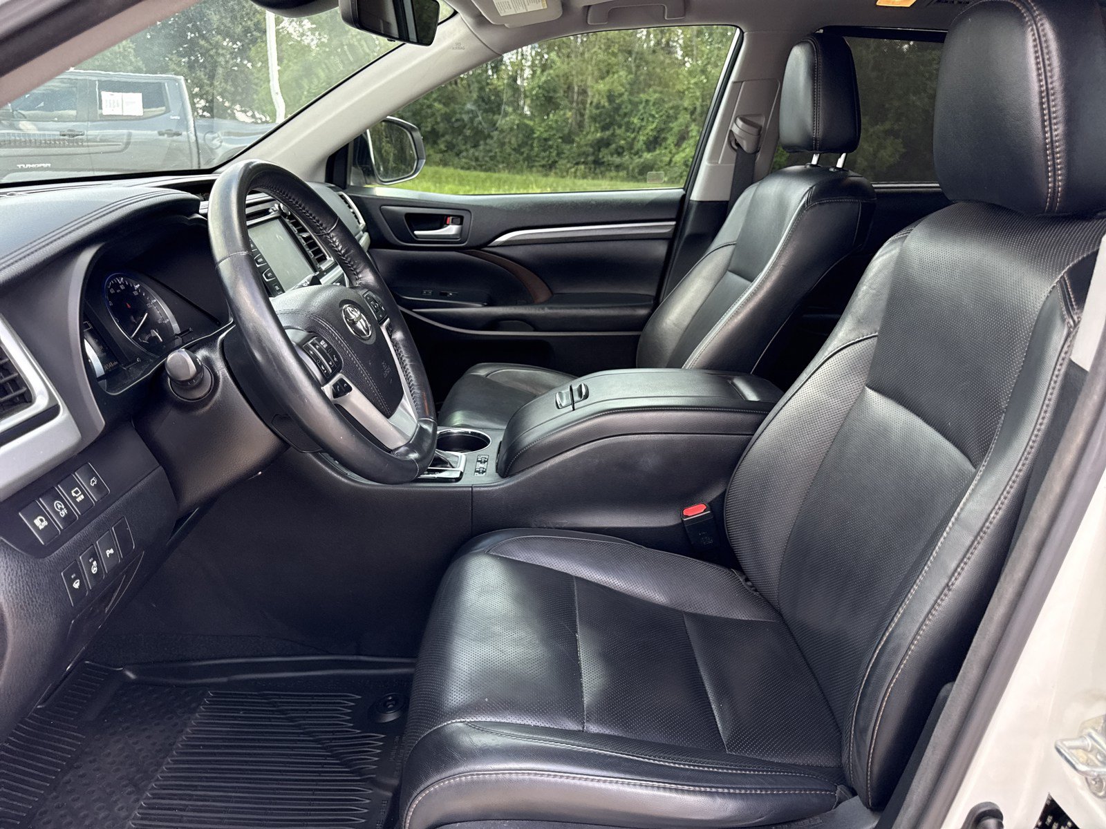 Used 2018 Toyota Highlander Limited Platinum AWD/4WD image 11