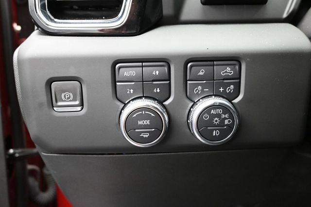 Used 2024 GMC Sierra 1500 Denali w/ Technology Package AWD/4WD image 21
