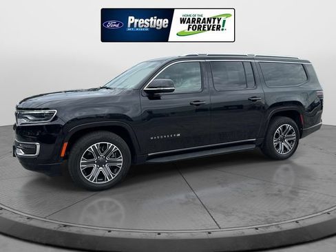 Used 2024 Jeep Wagoneer L Series II w/ Flexible Seating Group RWD image 8