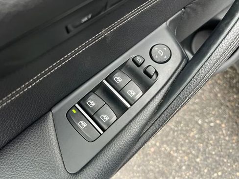 Used 2018 BMW 530i image 11