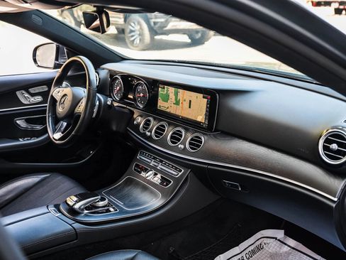 Used 2018 Mercedes-Benz E 300 4MATIC image 30