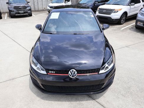 Used 2017 Volkswagen Golf 4-Door FWD image 11