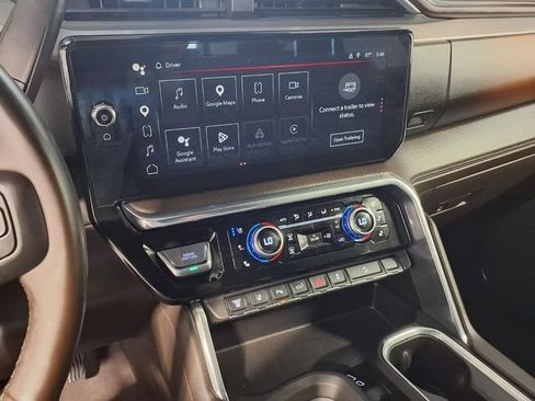 Used 2024 GMC Sierra 2500 Denali w/ Denali Reserve Package AWD/4WD image 17