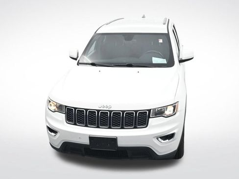 Used 2017 Jeep Grand Cherokee Laredo AWD/4WD image 21