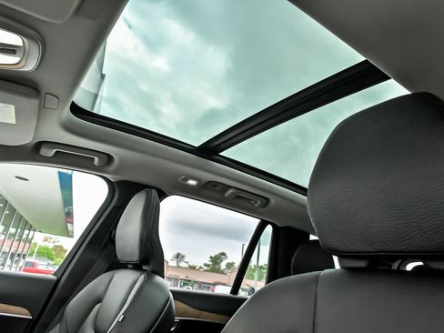 Used 2024 Volvo XC90 B5 Plus AWD/4WD image 16
