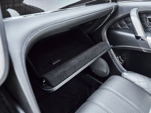 Used 2017 Bentley Bentayga AWD/4WD image 73