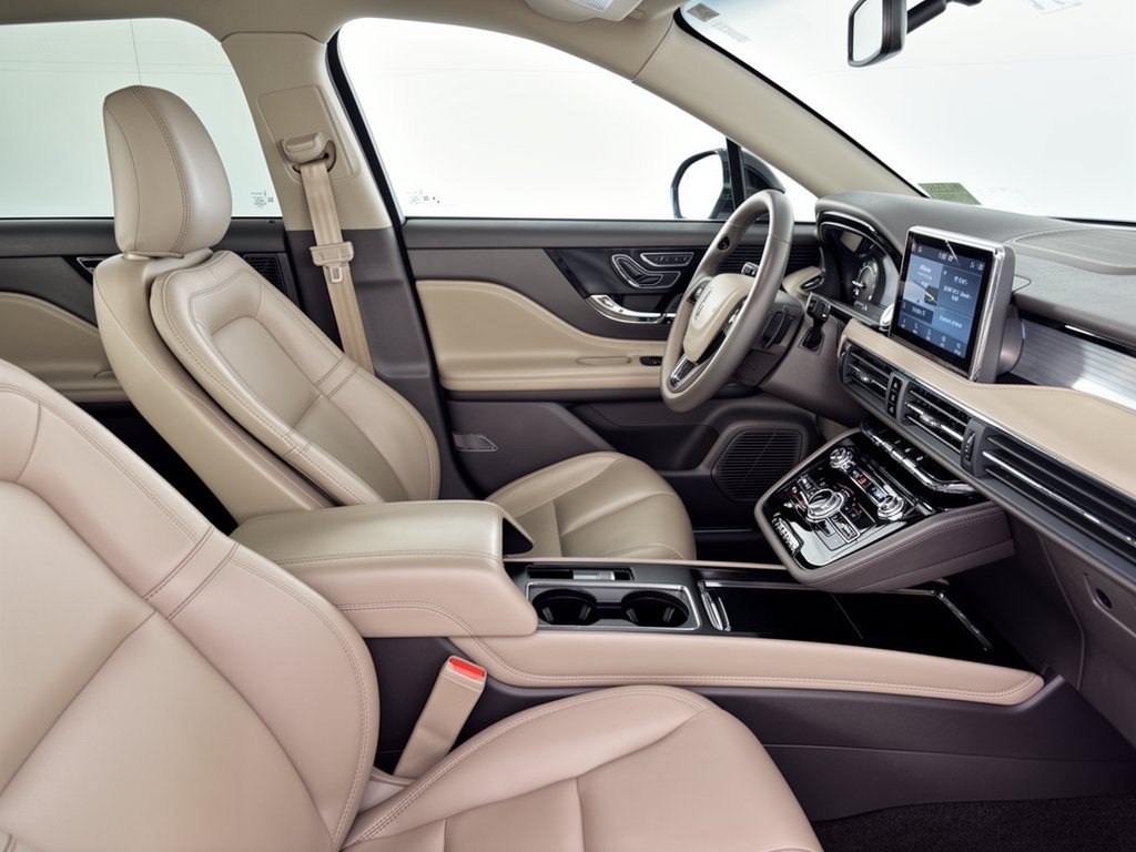 Used 2021 Lincoln Corsair FWD w/ Convenience Package image 30