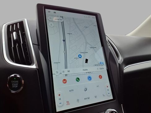 Used 2022 Ford Edge Titanium image 7