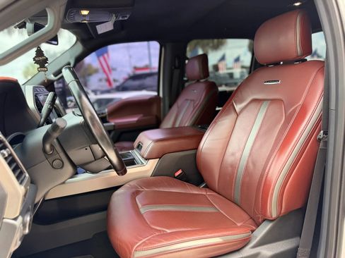 Used 2022 Ford F450 Platinum w/ FX4 Off-Road Package image 31