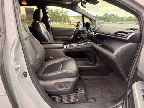 Used 2024 Toyota Sienna XLE Woodland Edition AWD/4WD image 29