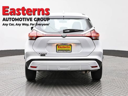 Used 2023 Nissan Kicks S FWD image 6