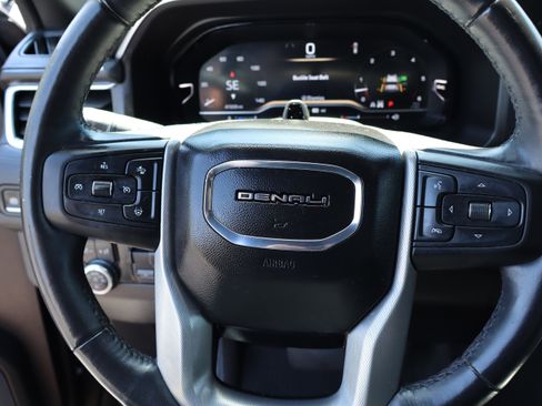 Used 2023 GMC Yukon XL Denali w/ Advanced Technology Package AWD/4WD image 24