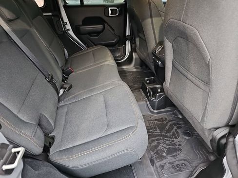 Used 2024 Jeep Wrangler Willys image 12