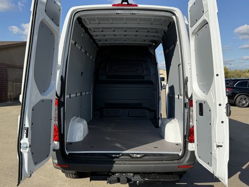 New 2026 Mercedes-Benz Sprinter 2500 image 15