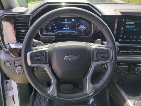 Used 2023 Chevrolet Silverado 1500 RST AWD/4WD image 14