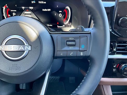 Used 2025 Nissan Pathfinder Platinum w/ Cargo Package image 21