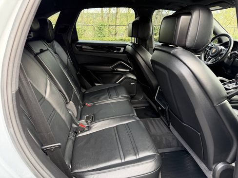 Used 2019 Porsche Cayenne S w/ Premium Package AWD/4WD image 30