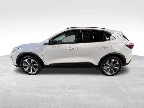 Used 2023 Ford Escape Platinum w/ Premium Technology Package AWD/4WD image 9