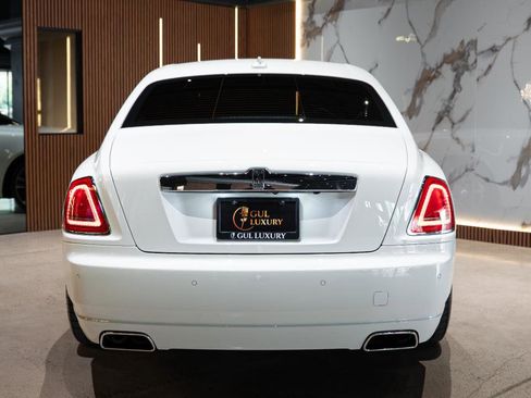 Used 2017 Rolls-Royce Ghost image 8